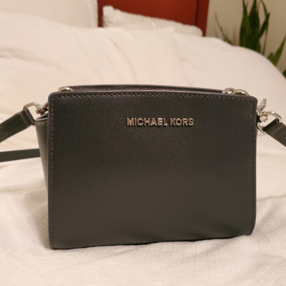 Michael Kors Selma Mini Crossbody - Navy Saffiano